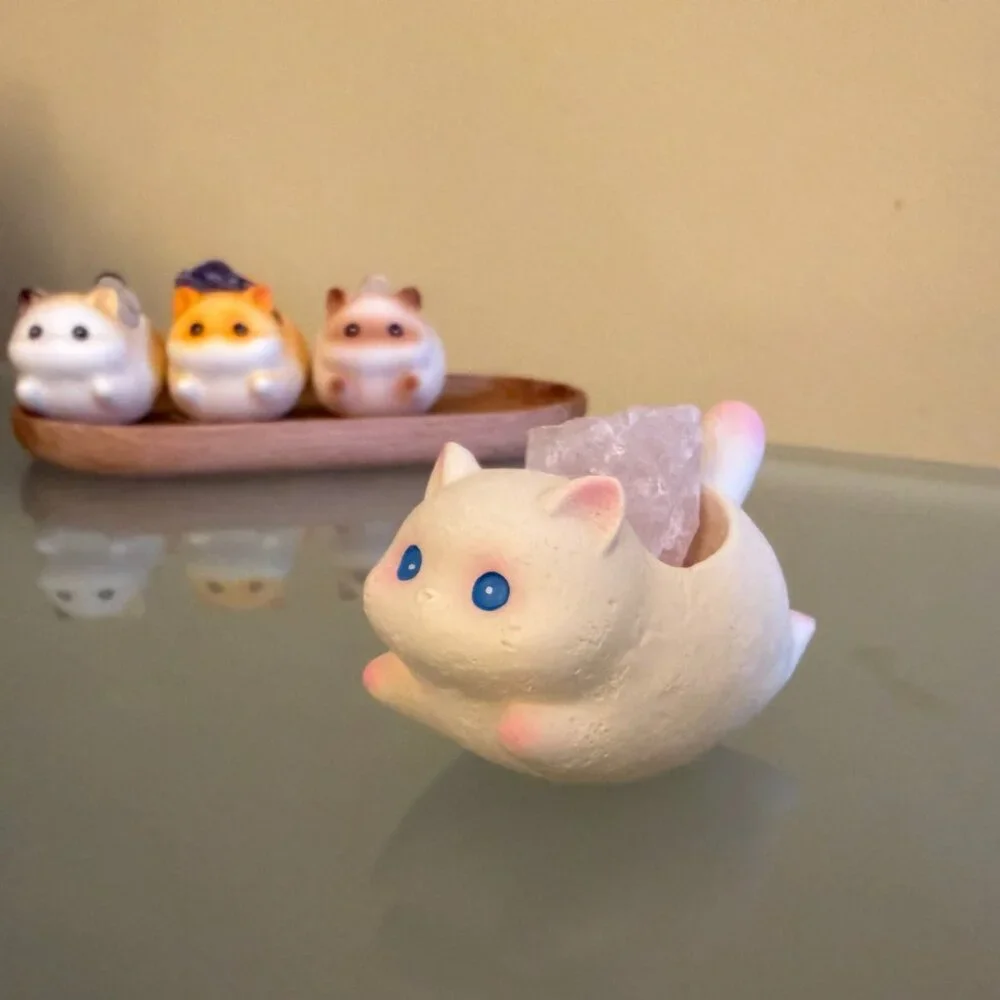 Cute Cat Crystal Figurines – Resin Desk Decor with Natural Stones
